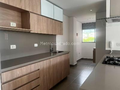 Apartamento de 2 alcobas en arriendo en Envigado, Envigado, 84 m² · foto 8 de 17