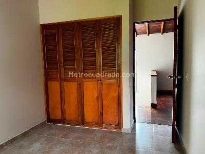 Casa de 3 alcobas en venta en El Poblado, Medellín, 190 m² · foto 10 de 18