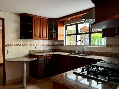Casa de 3 alcobas en venta en El Poblado, Medellín, 190 m² · foto 5 de 18
