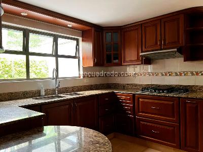 Casa de 3 alcobas en venta en El Poblado, Medellín, 190 m² · foto 6 de 18