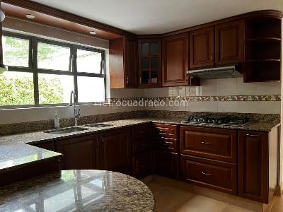 Casa de 3 alcobas en venta en El Poblado, Medellín, 190 m² · foto 7 de 18