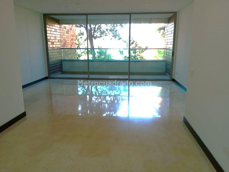 Contemporary 3BR Apartment with 4 Baths in El Poblado