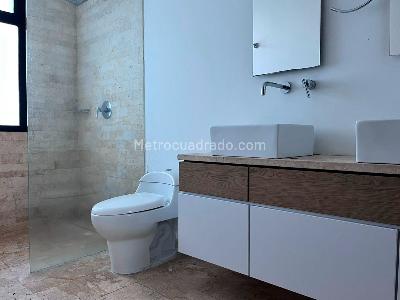 Apartamento en arriendo en El Poblado, Medellín · foto 15 de 19