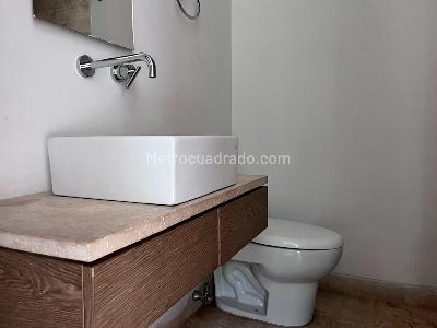 Apartamento en arriendo en El Poblado, Medellín · foto 16 de 19