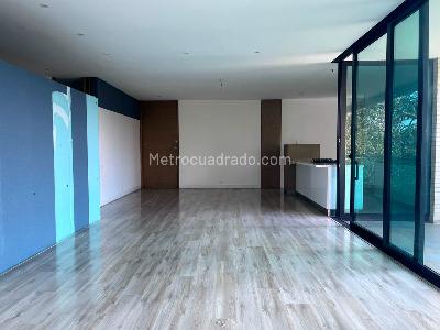 Apartamento en arriendo en El Poblado, Medellín · foto 2 de 19