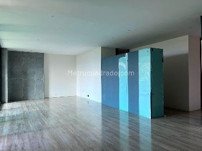 Apartamento en arriendo en El Poblado, Medellín · foto 4 de 19