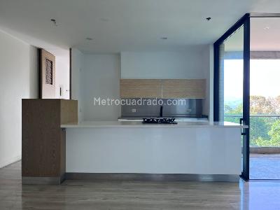 Apartamento en arriendo en El Poblado, Medellín · foto 5 de 19