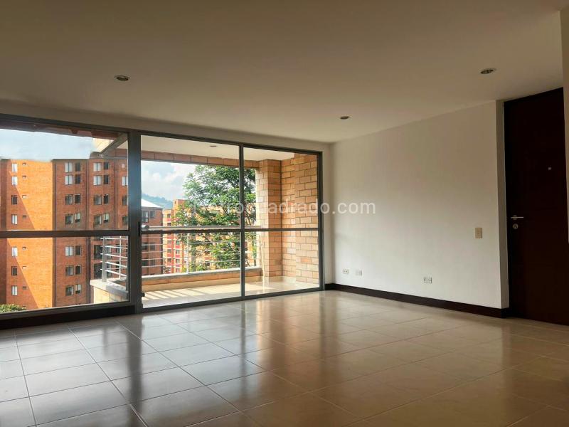 3BR Apartment with Pool in Envigado