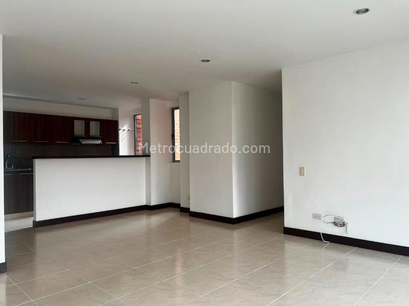 Apartamento de 3 Alcobas con Piscina en Envigado - 2