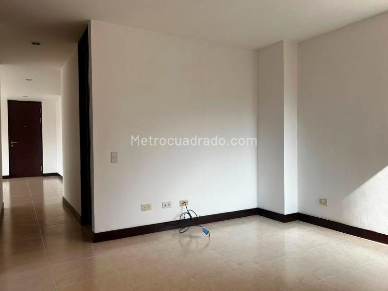 Apartamento de 3 Alcobas con Piscina en Envigado - 8