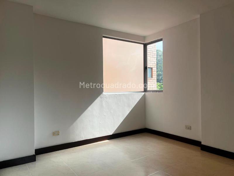 Apartamento de 3 Alcobas con Piscina en Envigado - 9