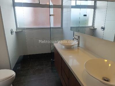 Apartamento de 3 alcobas en arriendo en El Poblado, Medellín, 135 m² · foto 14 de 17