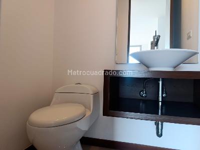Apartamento de 3 alcobas en arriendo en El Poblado, Medellín, 135 m² · foto 15 de 17