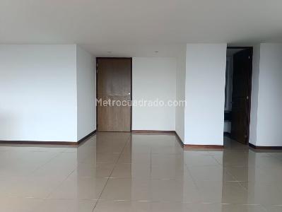 Apartamento de 3 alcobas en arriendo en El Poblado, Medellín, 135 m² · foto 6 de 17