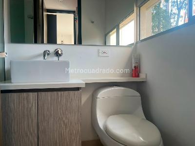 Apartamento de 2 alcobas en arriendo en El Poblado, Medellín, 92 m² · foto 18 de 19