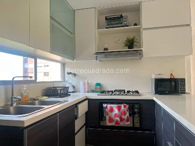 Apartamento de 2 alcobas en arriendo en El Poblado, Medellín, 92 m² · foto 10 de 19