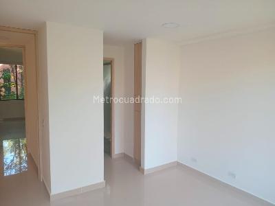 Apartamento de 3 alcobas en arriendo en Las Lomas, Medellín, 113 m² · foto 14 de 19