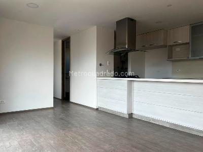 Apartamento de 2 alcobas en arriendo en Envigado, Envigado, 70 m² · foto 2 de 14