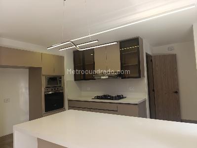 Apartamento de 3 alcobas en venta en El Poblado, Medellín, 230 m² · foto 8 de 20