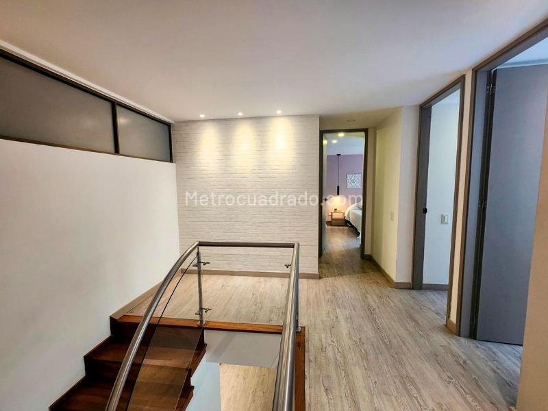 3BR Duplex Apartment with Balcony & Pool in El Poblado - 9