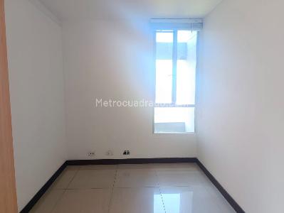 Apartamento de 3 alcobas en arriendo en El Poblado, Medellín, 147 m² · foto 15 de 19