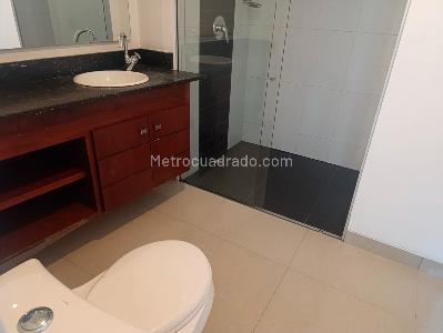 Apartamento de 3 alcobas en arriendo en El Poblado, Medellín, 147 m² · foto 17 de 19