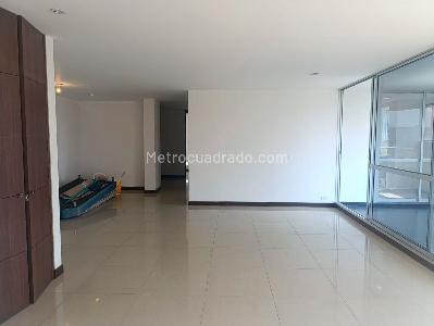 Apartamento de 3 alcobas en arriendo en El Poblado, Medellín, 147 m² · foto 2 de 19
