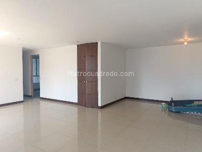 Apartamento de 3 alcobas en arriendo en El Poblado, Medellín, 147 m² · foto 3 de 19