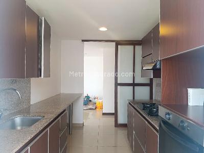 Apartamento de 3 alcobas en arriendo en El Poblado, Medellín, 147 m² · foto 5 de 19