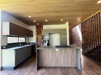 Casa de 3 alcobas en venta en Envigado, Envigado, 300 m² · foto 3 de 17