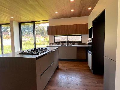 Casa de 3 alcobas en venta en Envigado, Envigado, 300 m² · foto 4 de 17
