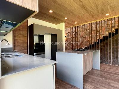 Casa de 3 alcobas en venta en Envigado, Envigado, 300 m² · foto 5 de 17