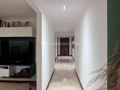 Apartamento de 3 alcobas en venta en El Poblado, Medellín, 210 m² · foto 9 de 20