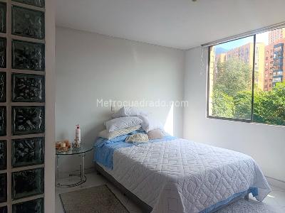 Apartamento de 3 alcobas en venta en El Poblado, Medellín, 200 m² · foto 10 de 14