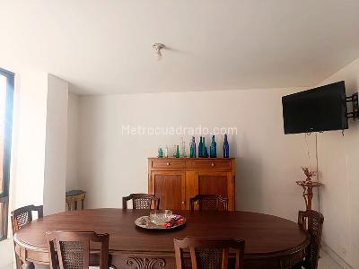 Apartamento de 3 alcobas en venta en El Poblado, Medellín, 200 m² · foto 2 de 14