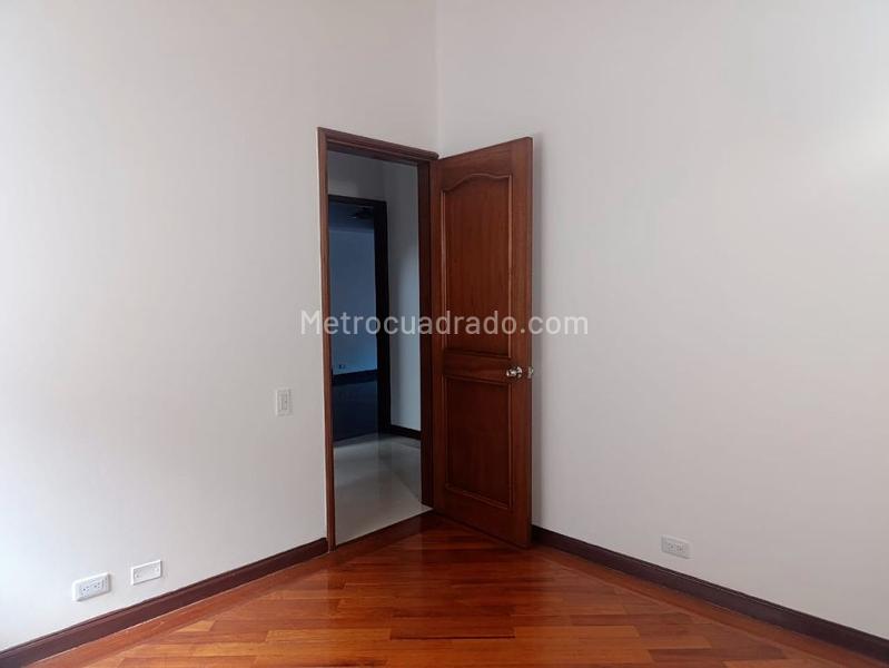 4BR House with Garden in El Poblado - 9
