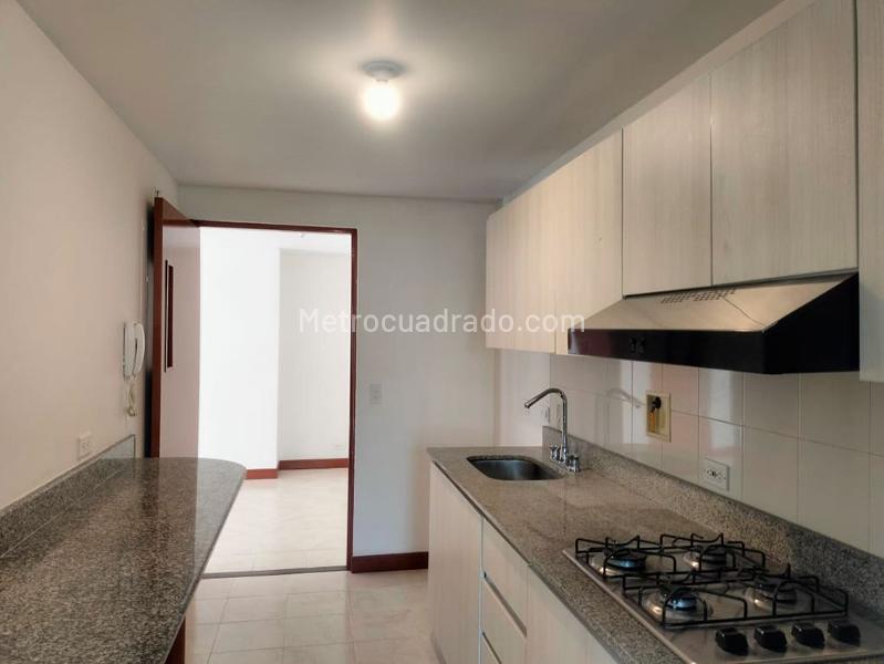 Apartamento de 2 Alcobas con Zonas Sociales en El Poblado - 7