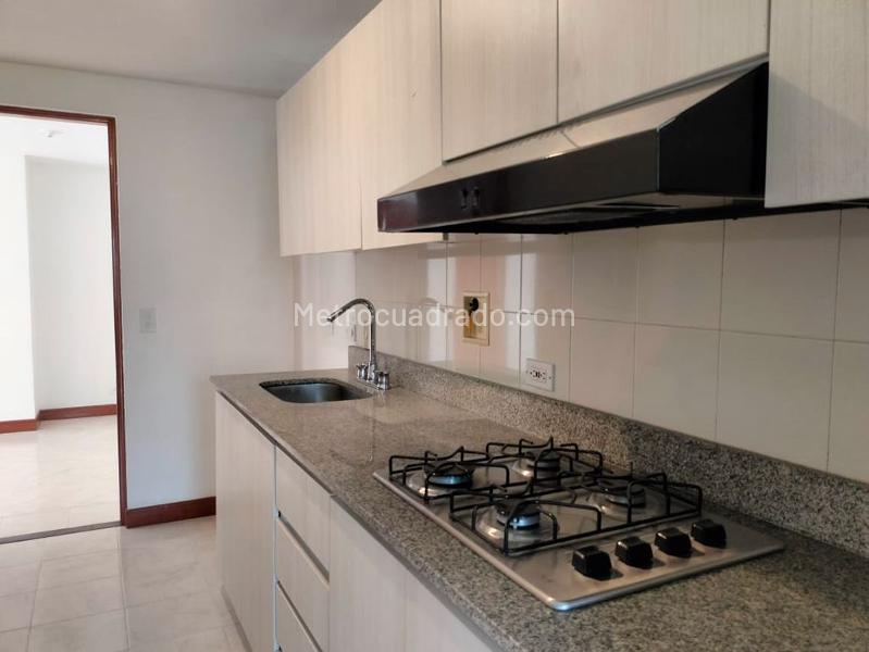 Apartamento de 2 Alcobas con Zonas Sociales en El Poblado - 8