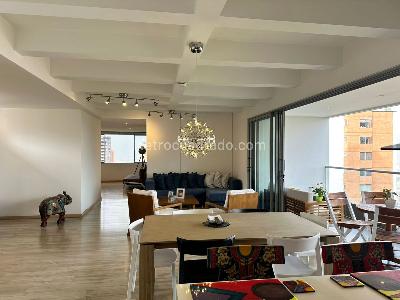 Apartamento de 3 alcobas en arriendo en El Poblado, Medellín, 157 m² · foto 3 de 17