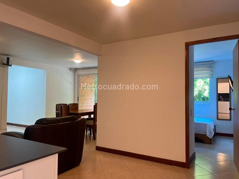 3BR Apartment with Study and Covered Linear Parking in El Poblado - 3