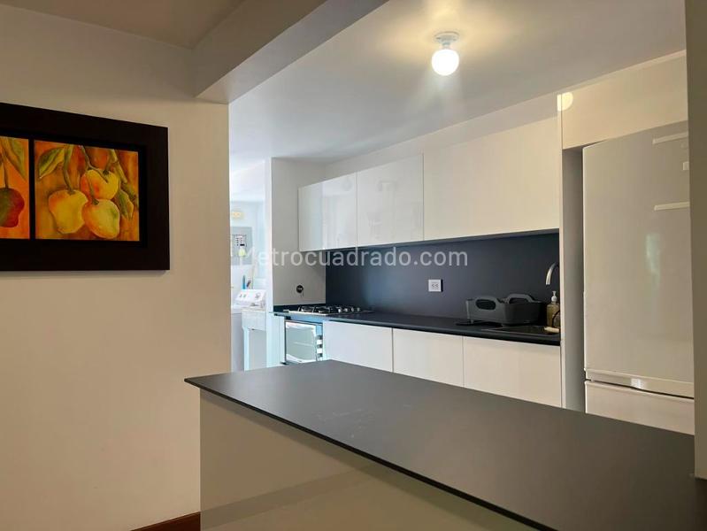 3BR Apartment with Study and Covered Linear Parking in El Poblado - 7