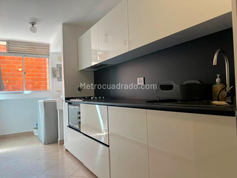 3BR Apartment with Study and Covered Linear Parking in El Poblado - 8