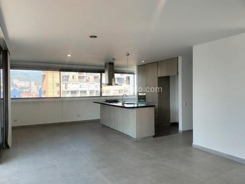 Modern 2BR Apartment with Balcony in El Poblado - 4