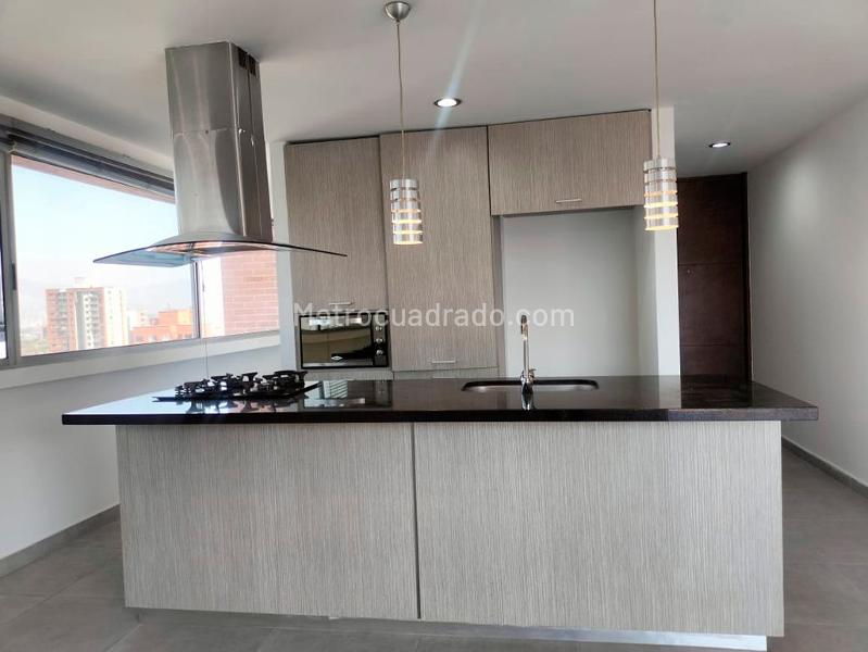 Modern 2BR Apartment with Balcony in El Poblado - 6