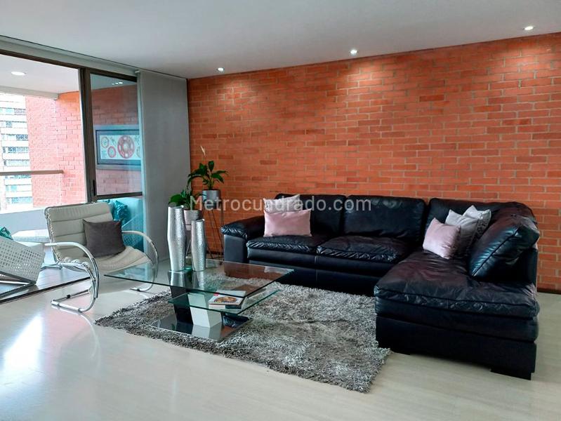 Apartamento Exclusivo de 2 Alcobas con Piscina en El Poblado - 2