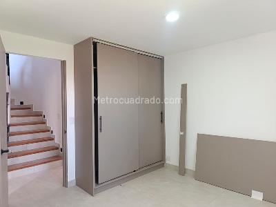 Casa en arriendo en El Poblado, Medellín · foto 9 de 18