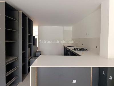Casa en arriendo en El Poblado, Medellín · foto 2 de 18