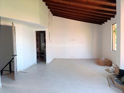 Casa en arriendo en El Poblado, Medellín · foto 8 de 18
