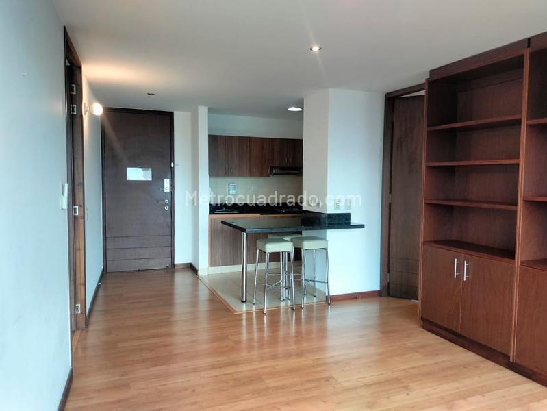 Apartamento Amplio de 2 Alcobas con Gimnasio en El Poblado - 3