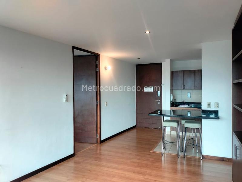 Apartamento Amplio de 2 Alcobas con Gimnasio en El Poblado - 4